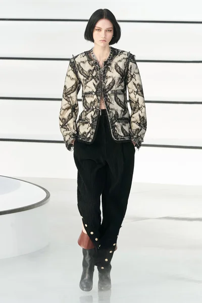 Look 8